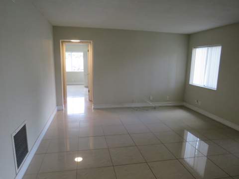335 Pine Ridge Circle #D-1, Greenacres FL - photo 11 of 30