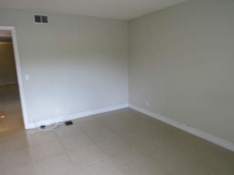 335 Pine Ridge Circle #D-1, Greenacres FL - photo 17 of 30