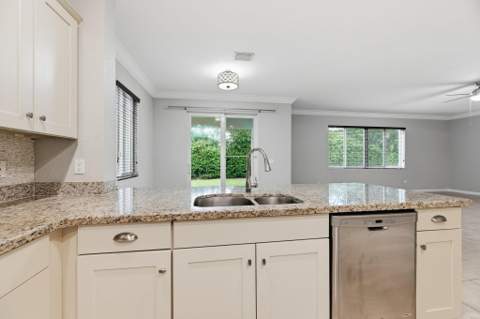 4791 Foxtail Palm Court, Greenacres FL - photo 15 of 42