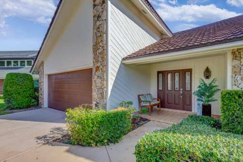 12870 La Rochelle Circle, waterfront for sale in Palm Beach Gardens