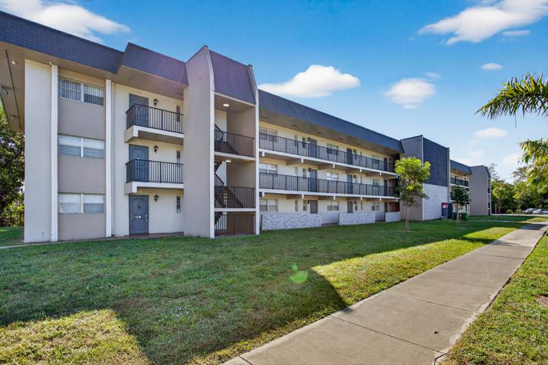 2 bedroom Condominium at 7820 S COLONY Circle #109, VERSAILLES GARDENS CONDO, Tamarac — photo 1