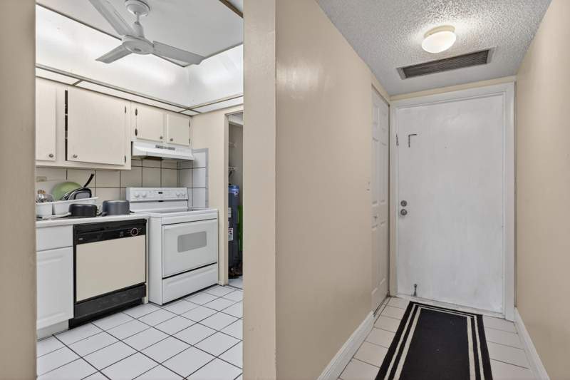 2 bedroom Condominium at 7820 S COLONY Circle #109, VERSAILLES GARDENS CONDO, Tamarac — photo 4