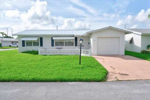 1590 SW 13Th Terrace, golf community for sale in Boynton Beach