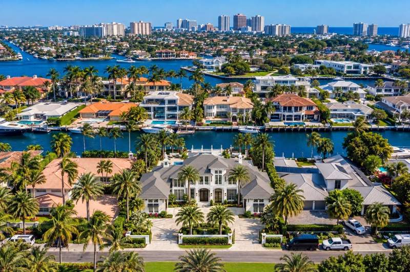 6 bedroom Single Family Residence at 2455 DEL LAGO Drive, DEL LAGO ISLE, Fort Lauderdale — photo 2