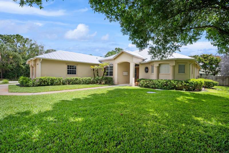 4 bedroom Single Family Residence at 1106 SW Thoreau Court, Westwood Country Estates, Palm City — photo 2