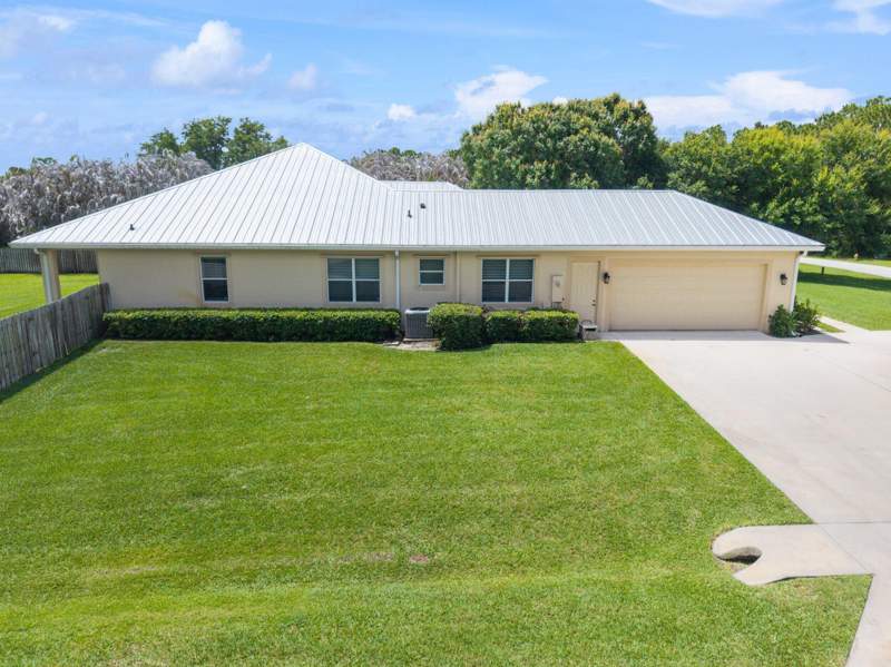 4 bedroom Single Family Residence at 1106 SW Thoreau Court, Westwood Country Estates, Palm City — photo 3