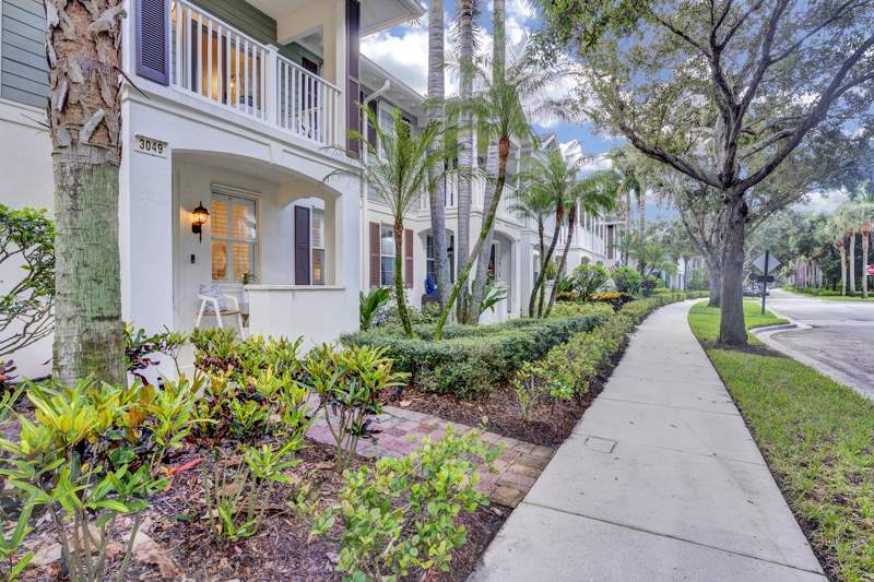 3 bedroom Townhouse at 3049 E Community Drive, MARTINIQUE AT ABACOA 1, Jupiter — photo 5