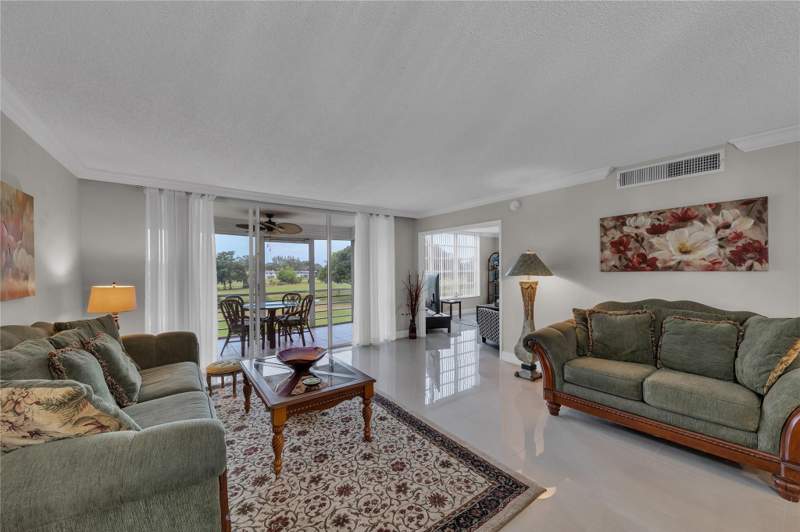 3 bedroom Condominium at 3001 S Course Drive #301, No 18 Palm-Aire Country Club, Pompano Beach — photo 4