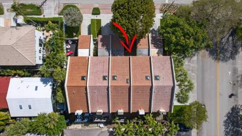 210 Washingtonia Avenue, Lauderdale-By-The-Sea FL - photo 11 of 64