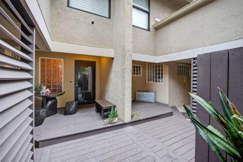 210 Washingtonia Avenue, Lauderdale-By-The-Sea FL - photo 6 of 64