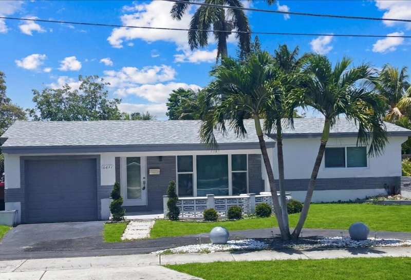 3 bedroom Single Family Residence at 6641 Miramar Parkway, Miramar Park, Miramar — photo 1
