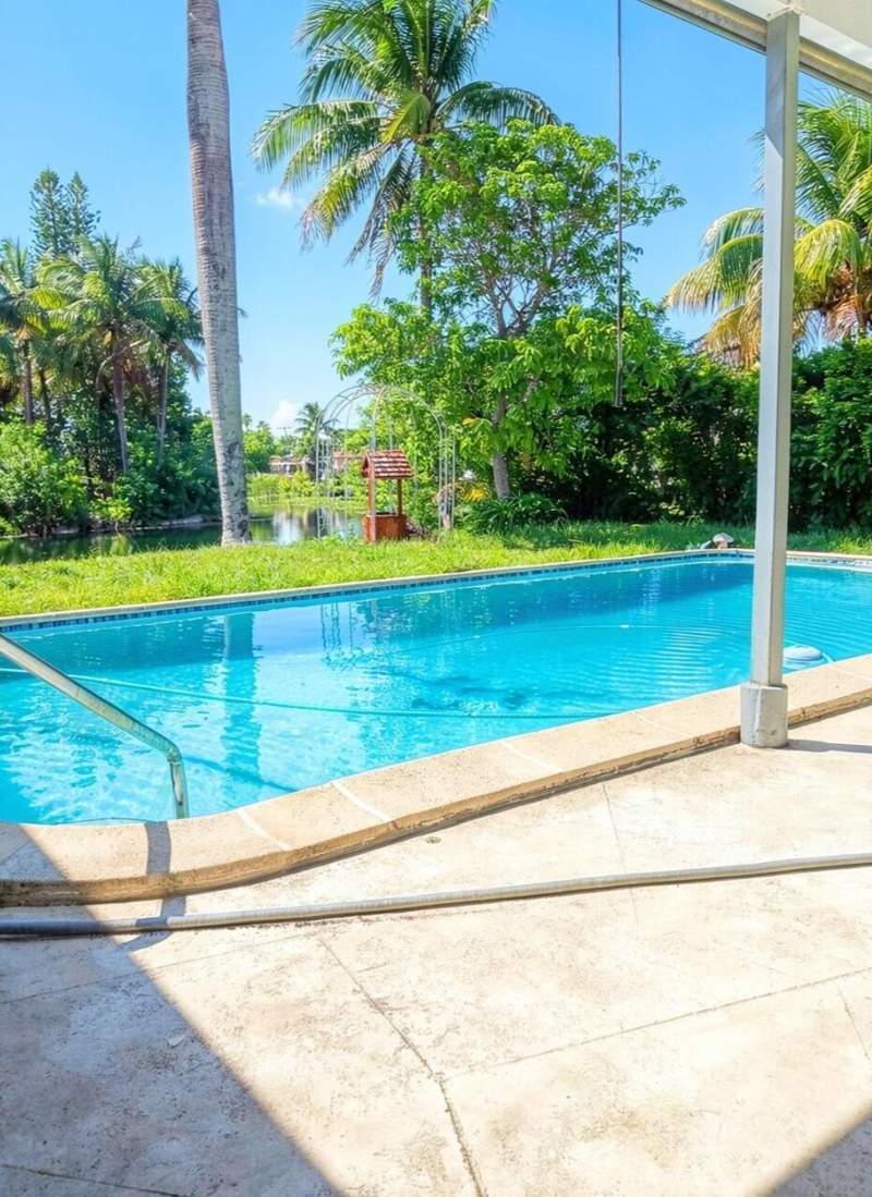 3 bedroom Single Family Residence at 6641 Miramar Parkway, Miramar Park, Miramar — photo 2