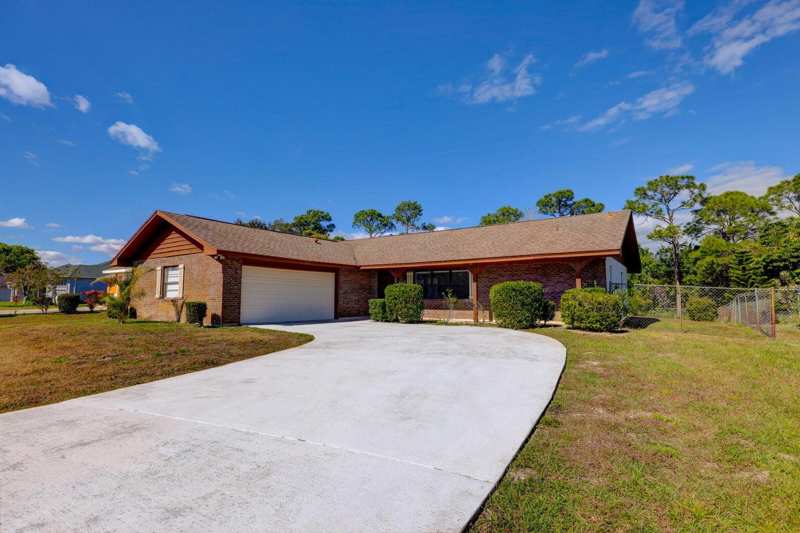 3 bedroom Single Family Residence at 543 SE Greenway Terrace, Port St Lucie Section 24, Port St. Lucie — photo 1