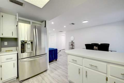 543 SE Greenway Terrace, Port St. Lucie FL - photo 9 of 24