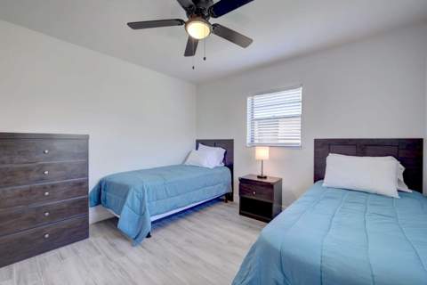 543 SE Greenway Terrace, Port St. Lucie FL - photo 15 of 24