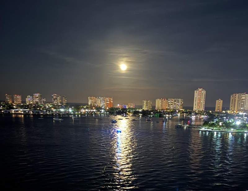 3 bedroom Condominium at 2640 Lake Shore Drive #1210, MARINA GRANDE RIVIERA BEACH CONDO, Riviera Beach — photo 3