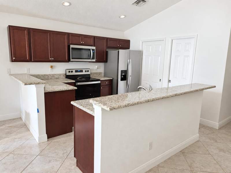 3 bedroom Single Family Residence at 9529 Sea Spray Drive, Morningside Palm Breezes Club Phase 2A, Fort Pierce — photo 4