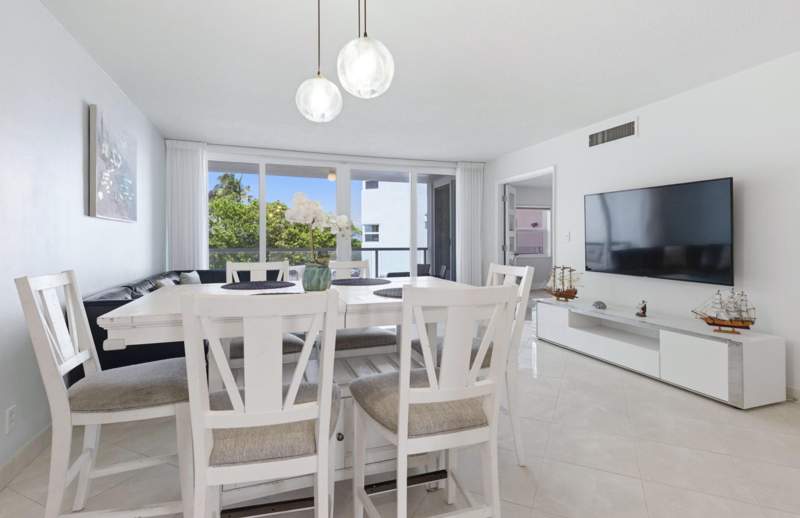 2 bedroom Condominium at 1057 Hillsboro Mile #214, Diamondhead Condo, Hillsboro Beach — photo 3