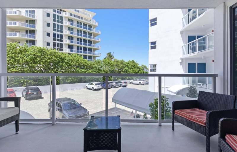 2 bedroom Condominium at 1057 Hillsboro Mile #214, Diamondhead Condo, Hillsboro Beach — photo 4
