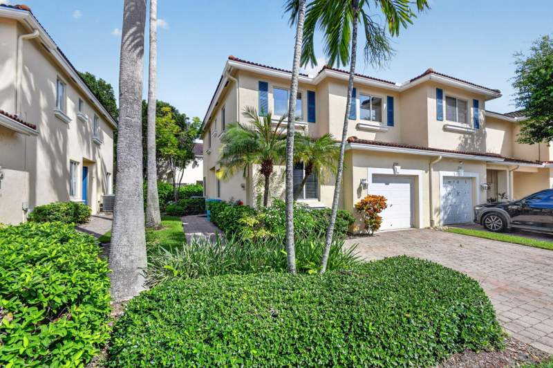 2 bedroom Townhouse at 2785 S EVERGREEN Circle, QUANTUM PARK TOWNHOMES, Boynton Beach — photo 2
