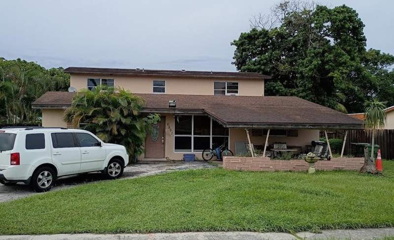 6 bedroom Single Family Residence at 6851 SW 6th Street, BOULEVARD HEIGHTS SEC TEN, Pembroke Pines — photo 1