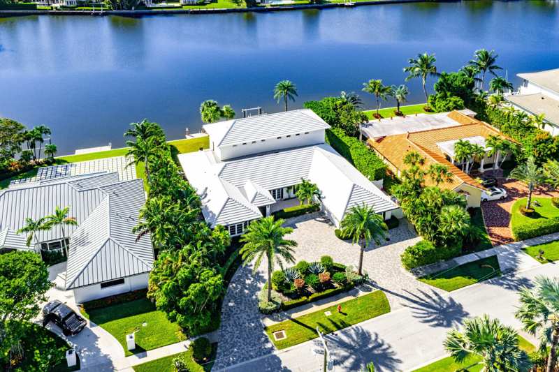 5 bedroom Single Family Residence at 50 Spoonbill Road, Point Manalapan 1, Manalapan — photo 1