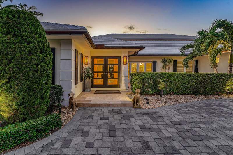 5 bedroom Single Family Residence at 50 Spoonbill Road, Point Manalapan 1, Manalapan — photo 4