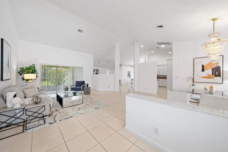 3 bedroom Single Family Residence at 6857 BLUE BAY Circle, LAKEVIEW ESTATES PH 1, Lake Worth — photo 4