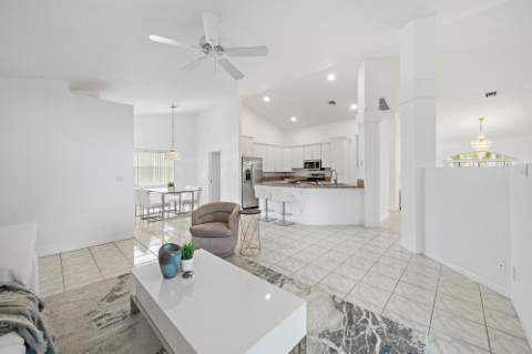6857 BLUE BAY Circle, Lake Worth FL - photo 9 of 37