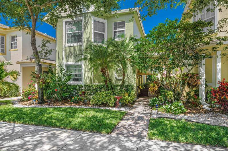 3 bedroom Single Family Residence at 2036 SE Avon Park Drive, East Lake Village No 2, Port St. Lucie — photo 1