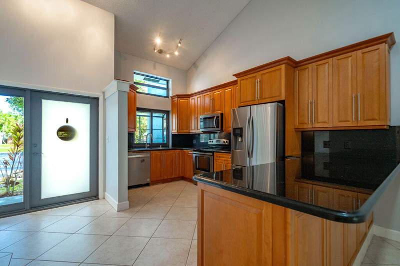 2 bedroom Condominium at 2840 S OAKLAND FOREST Drive #2703, LOFTS OF OAKLAND FOREST TWO, Oakland Park — photo 4