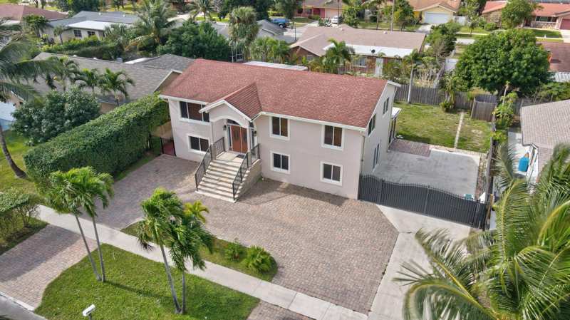 6 bedroom Single Family Residence at 1371 Woodcrest Road, Woodcrest, West Palm Beach — photo 1