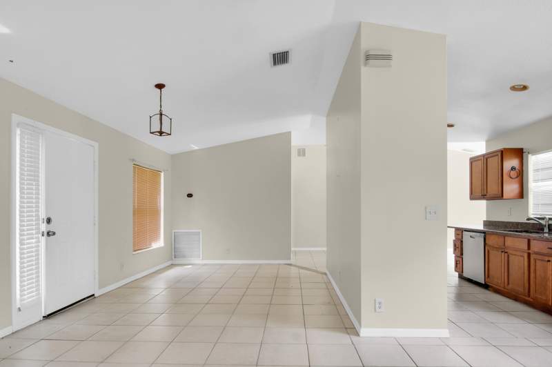 3 bedroom Single Family Residence at 1931 SW Fears Avenue, PORT ST LUCIE SECTION 7, Port St. Lucie — photo 3