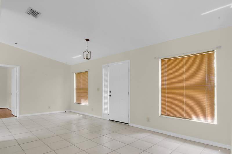 3 bedroom Single Family Residence at 1931 SW Fears Avenue, PORT ST LUCIE SECTION 7, Port St. Lucie — photo 4