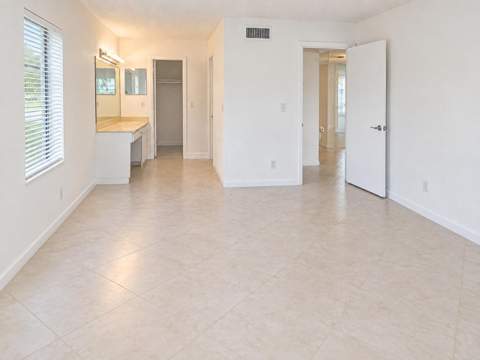 13638 Via Flora #D, Delray Beach FL - photo 10 of 38