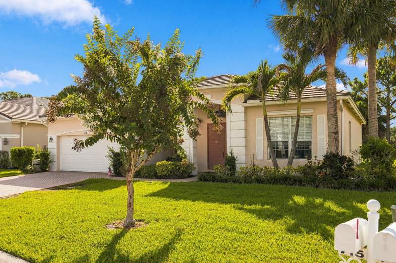 3 bedroom Single Family Residence at 718 SW Myakka River, LAKE FOREST AT ST LUCIE WEST PHASE 3, Port St. Lucie — photo 3