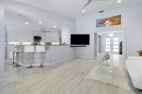 8552 Thousand Pines Circle, West Palm Beach FL - photo 13 of 62