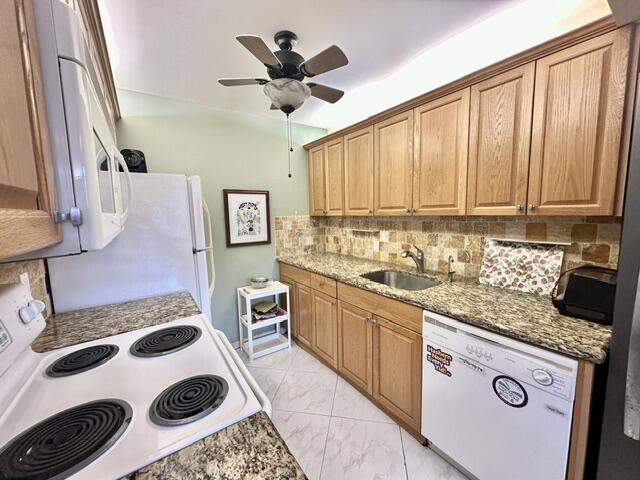 2 bedroom Condominium at 1041 Guilford C, Century Village, Boca Raton — photo 4