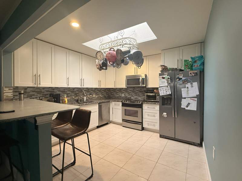 4 bedroom Single Family Residence at 520 NW 7th Street, Laurel Hills 2nd Add, Boynton Beach — photo 2