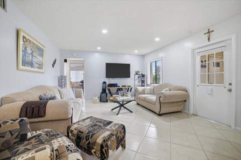 331 Knotty Pine Circle #D-2, Greenacres FL - photo 6 of 30