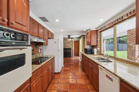 1916 Harbourview Drive, Fort Lauderdale FL - photo 13 of 51