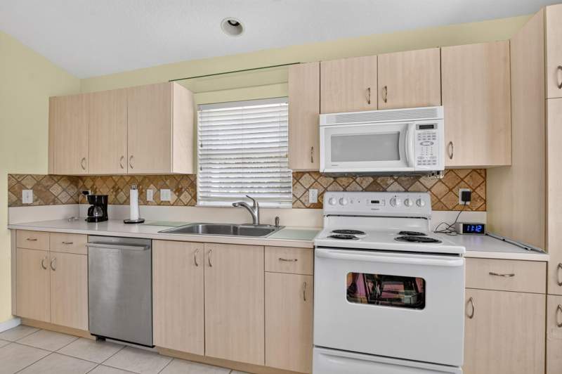 3 bedroom Single Family Residence at 13030 Hampton Lakes Circle, Hampton Lakes, Boynton Beach — photo 2
