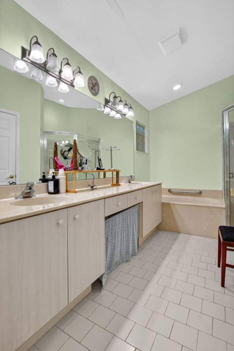 13030 Hampton Lakes Circle, Boynton Beach FL - photo 16 of 57