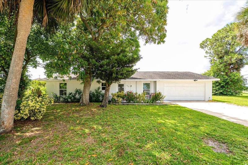 4 bedroom Single Family Residence at 300 SW Prima Vista Boulevard, PORT ST LUCIE SECTION 27, Port St. Lucie — photo 2