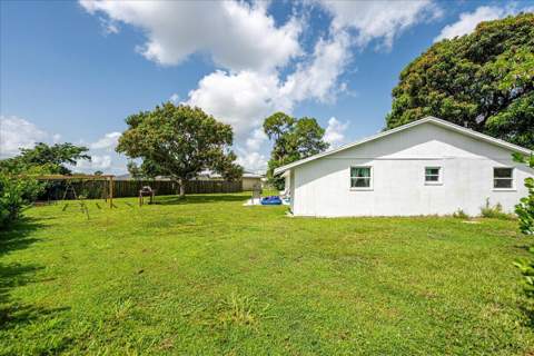 300 SW Prima Vista Boulevard, Port St. Lucie FL - photo 17 of 20