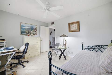 331 Knotty Pine Circle #D-2, Greenacres FL - photo 15 of 30