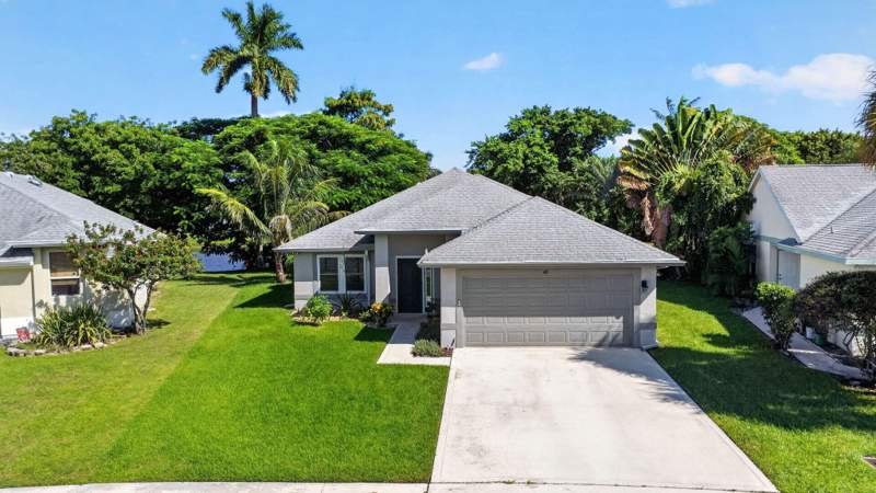 3 bedroom Single Family Residence at 45 Heather Cove Drive, HEATHERLAKE AT THE MEADOWS, Boynton Beach — photo 1