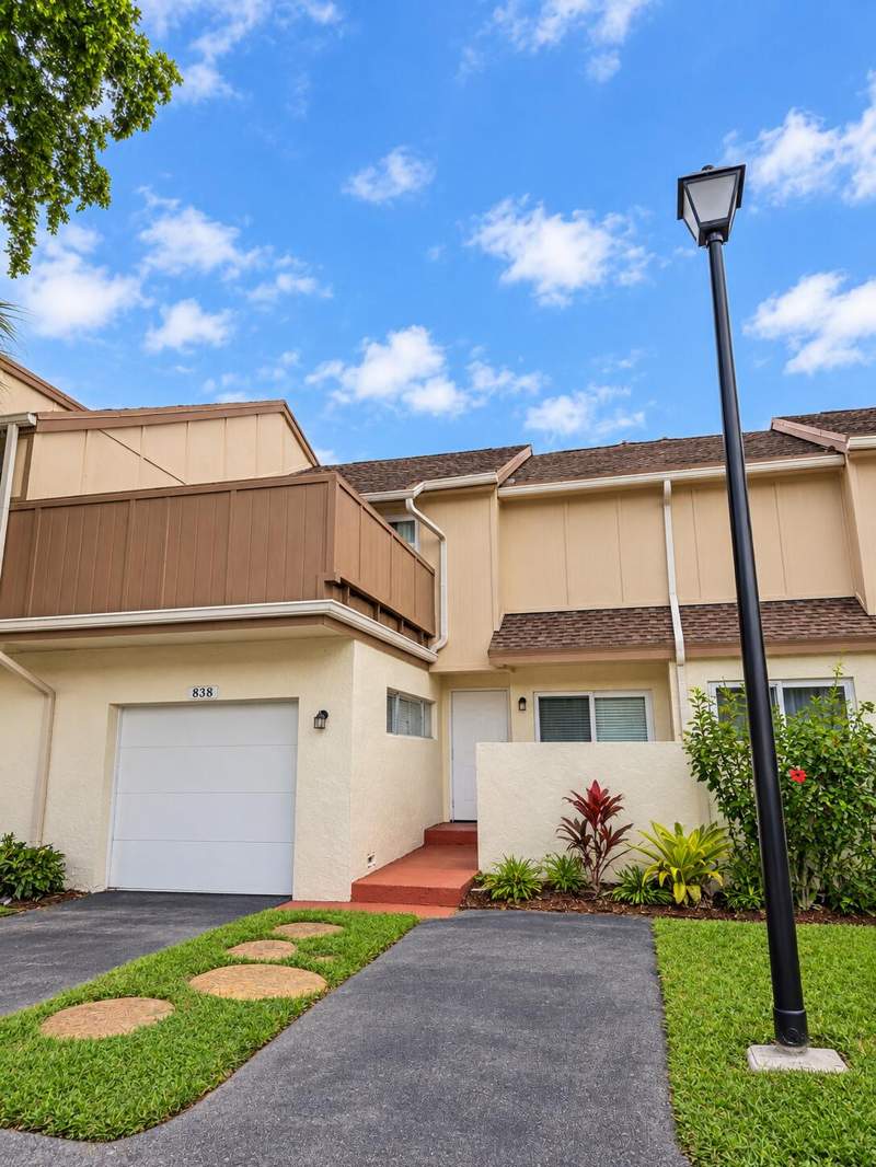 3 bedroom Townhouse at 838 NW 82ND Avenue #2, TOWNHOUSES AT JACARANDA CONDO 16, Plantation — photo 2