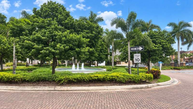 3 bedroom Townhouse at 5454 NW 27th Street, Celebration Pointe, Margate — photo 2