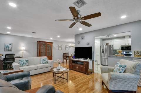 826 Timberview Drive #A, Fort Pierce FL - photo 13 of 36